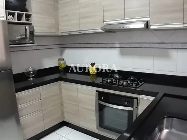 Casa com 250m² 3 quartos e 3 banheiros, à venda, no bairro Maria Lúcia em Londrina