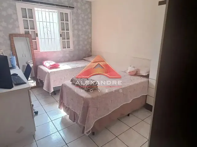 Casa com 145m² 3 quartos e 1 banheiro, à venda, no bairro Parque dos Príncipes em Jacareí