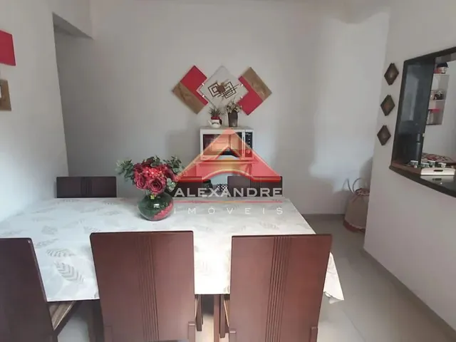 Casa com 145m² 3 quartos e 1 banheiro, à venda, no bairro Parque dos Príncipes em Jacareí
