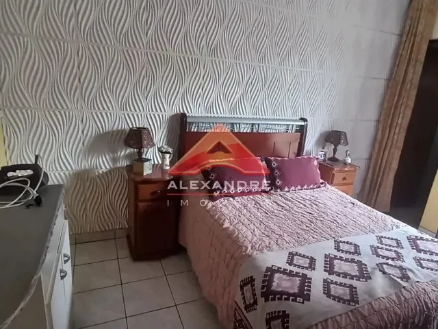 Casa com 145m² 3 quartos e 1 banheiro, à venda, no bairro Parque dos Príncipes em Jacareí