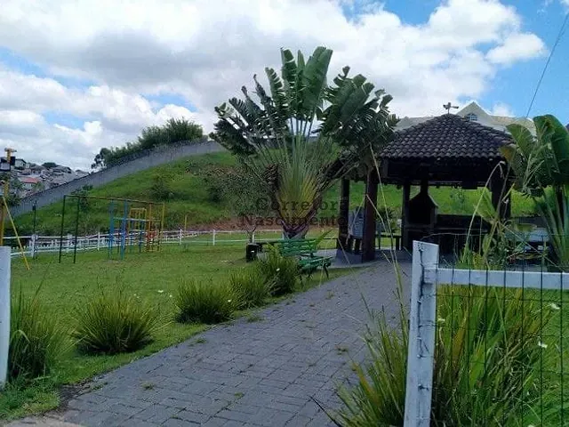Casa com 252m² 3 quartos e 4 banheiros, à venda, no bairro Condomínio Residencial Mantiqueira em São José dos Campos