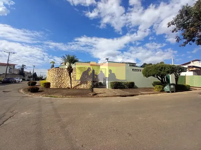 Casa com 463m² 4 quartos e 5 banheiros, à venda ou para alugar, no bairro Parque Alto Taquaral em Campinas