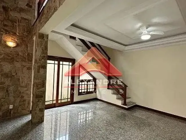 Casa com 360m² 4 quartos e 2 banheiros, à venda, no bairro Vila Resende em Caçapava