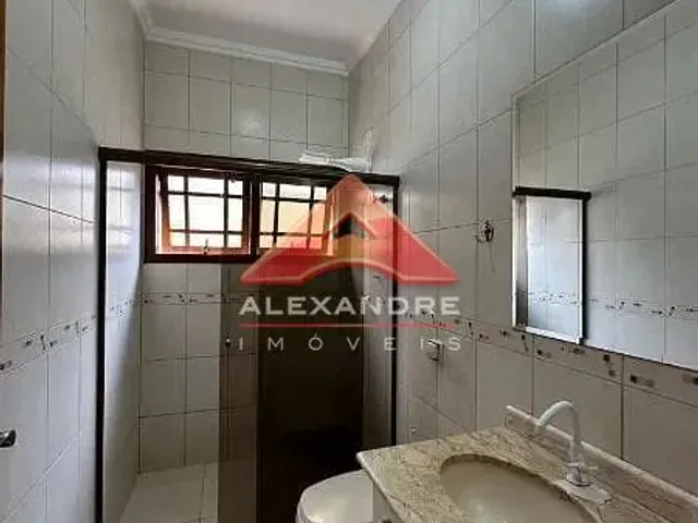 Casa com 360m² 4 quartos e 2 banheiros, à venda, no bairro Vila Resende em Caçapava