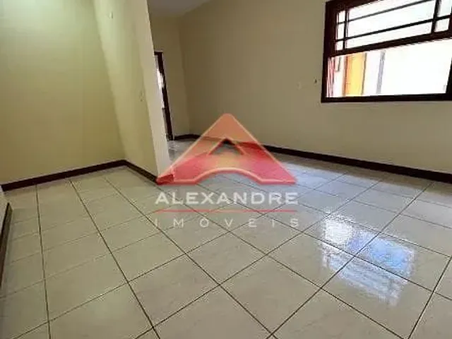 Casa com 360m² 4 quartos e 2 banheiros, à venda, no bairro Vila Resende em Caçapava