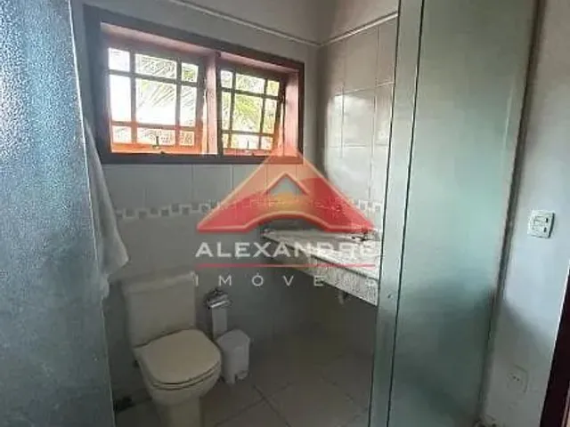 Casa com 360m² 4 quartos e 2 banheiros, à venda, no bairro Vila Resende em Caçapava