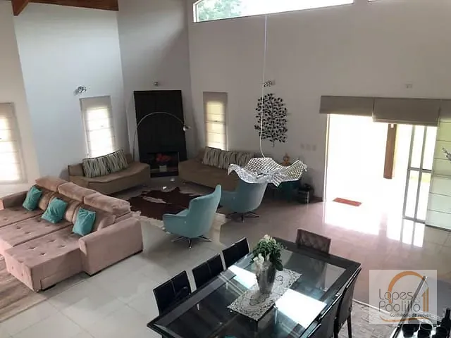 Casa com 6300m² 4 quartos e 5 banheiros, à venda, no bairro Rio Abaixo em Atibaia