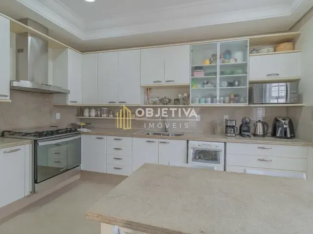 Casa 5 quartos e 5 banheiros, à venda, no bairro Chácara das Pedras em Porto Alegre