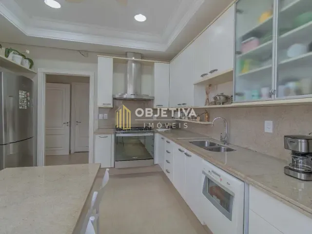 Casa 5 quartos e 5 banheiros, à venda, no bairro Chácara das Pedras em Porto Alegre
