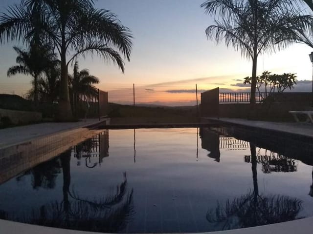 Casa com 1065m² 4 quartos e 3 banheiros, à venda, no bairro Borba em Pindamonhangaba