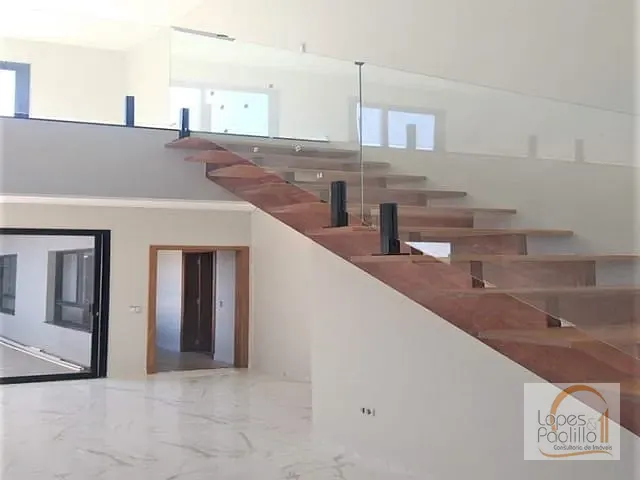 Casa com 360m² 3 quartos e 4 banheiros, à venda, no bairro Parque Imperador em Bragança Paulista