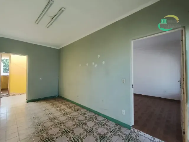 Casa com 300m² 3 quartos e 1 banheiro, para alugar, no bairro Jardim Aurélia em Campinas