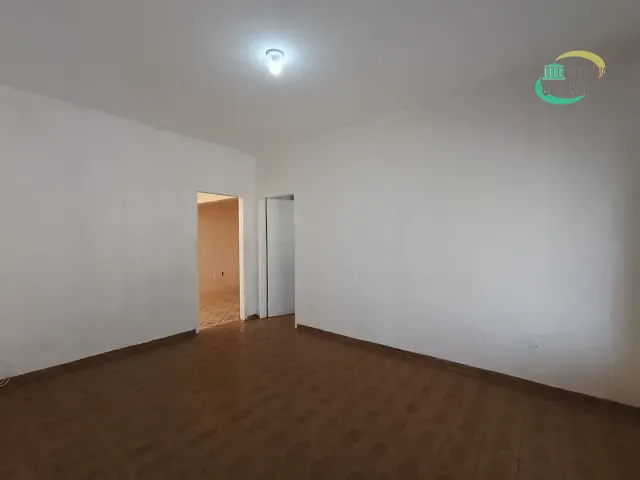 Casa com 300m² 3 quartos e 1 banheiro, para alugar, no bairro Jardim Aurélia em Campinas