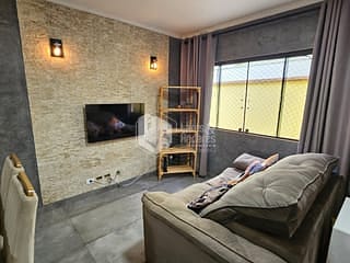 Foto do Casa-Casa em condomínio para venda em Chácara Seis de Outubro com 2 quartos, 60m²