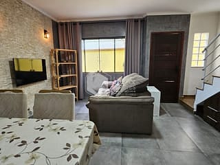 Foto do Casa-Casa em condomínio para venda em Chácara Seis de Outubro com 2 quartos, 60m²