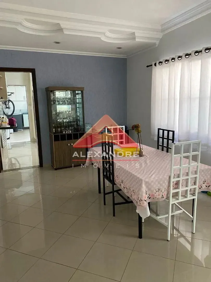 Casa, 3 quartos, 187 m² - Foto 3