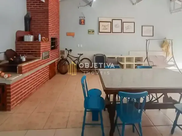 Casa com 258m² 3 quartos e 1 banheiro, à venda, no bairro Petrópolis em Porto Alegre