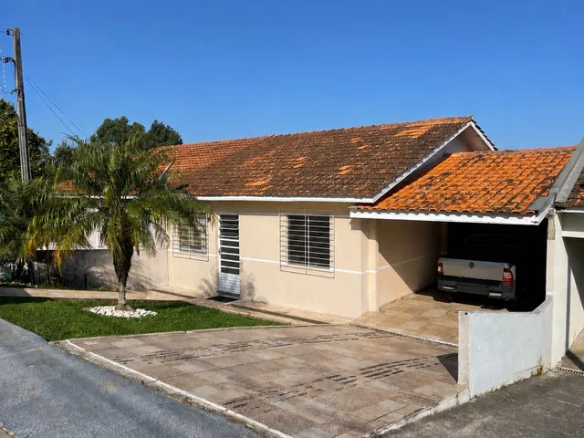 Locação - Casa Semimobiliada, com Piscina, 2 quartos, 2 vagas, Área Gourmet, 80 m² - Nova Rússia, Ponta Grossa