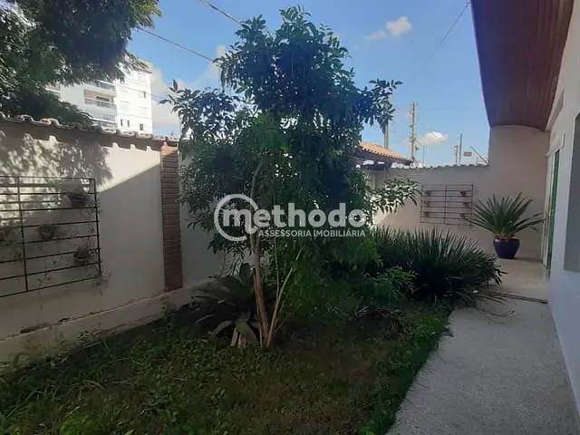 Casa com 390m² 3 quartos e 3 banheiros, à venda, no bairro São Benedito em Pindamonhangaba