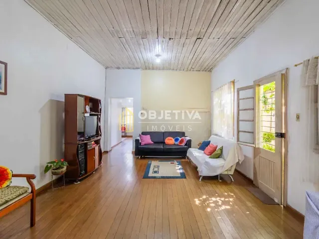Casa 1 quarto e 1 banheiro, à venda, no bairro Azenha em Porto Alegre