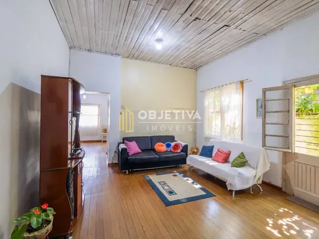 Casa 1 quarto e 1 banheiro, à venda, no bairro Azenha em Porto Alegre