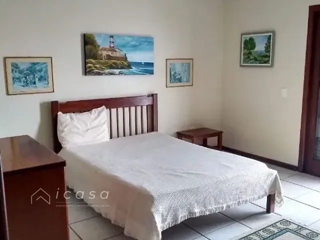 Casa com 1000m² 4 quartos e 7 banheiros, à venda, no bairro Praia das Toninhas em Ubatuba