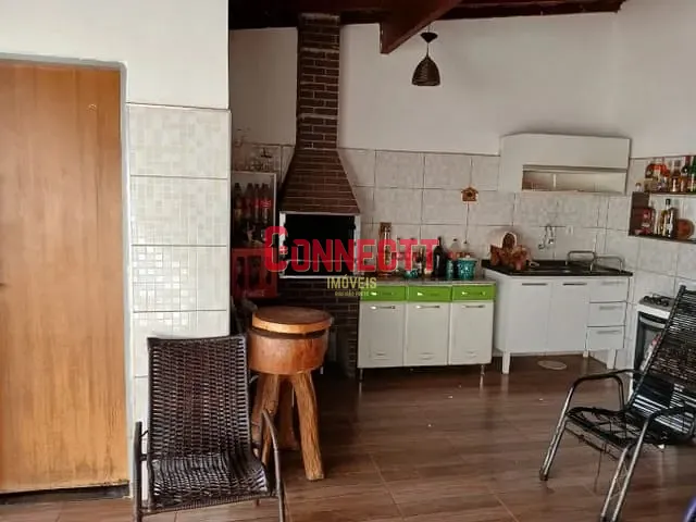 Casa com 220m² 2 quartos e 2 banheiros, à venda, no bairro Vila Albertina em Ribeirão Preto