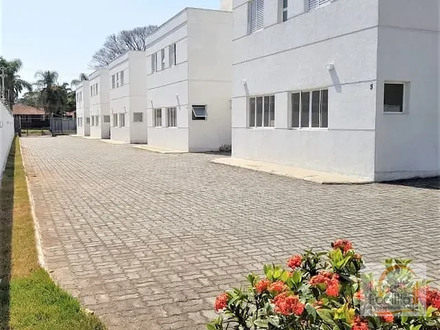 Casa com 300m² 3 quartos e 2 banheiros, à venda, no bairro Vila Loanda em Atibaia