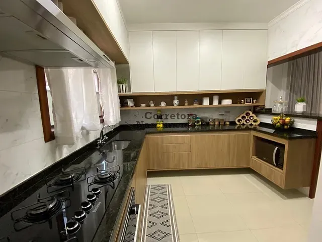 Casa com 497m² 3 quartos e 3 banheiros, à venda, no bairro Horto Florestal em Ubatuba