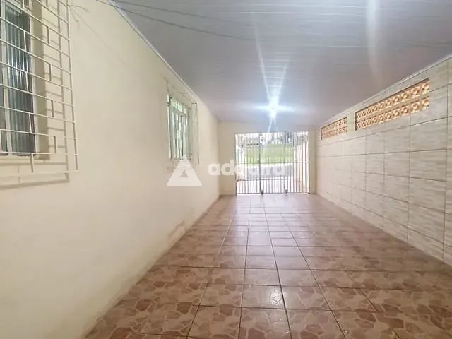 Casa com 288m² 4 quartos e 2 banheiros, à venda, no bairro Uvaranas em Ponta Grossa