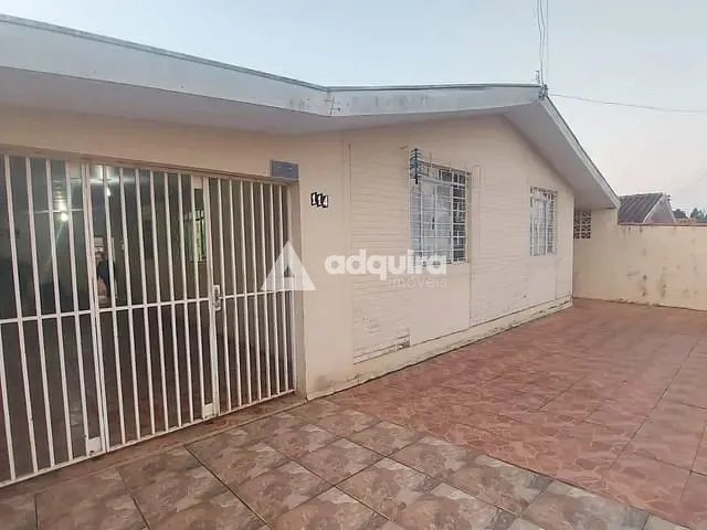 Casa com 288m² 4 quartos e 2 banheiros, à venda, no bairro Uvaranas em Ponta Grossa
