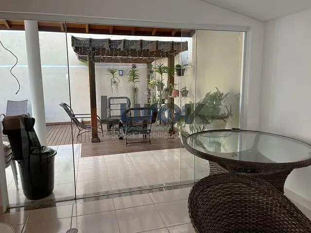 Casa com 400m² 3 quartos e 4 banheiros, à venda ou para alugar, no bairro Jardim Recanto em Valinhos