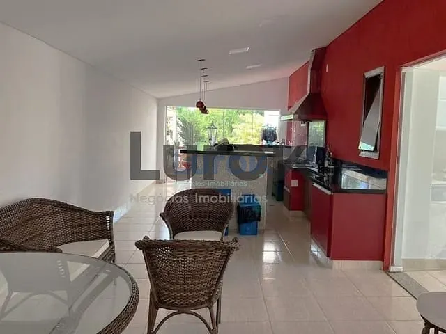Casa com 400m² 3 quartos e 4 banheiros, à venda ou para alugar, no bairro Jardim Recanto em Valinhos