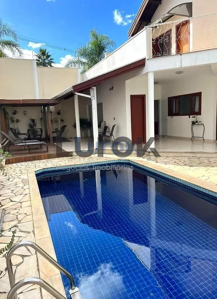 Casa, 3 quartos, 311 m² - Foto 1