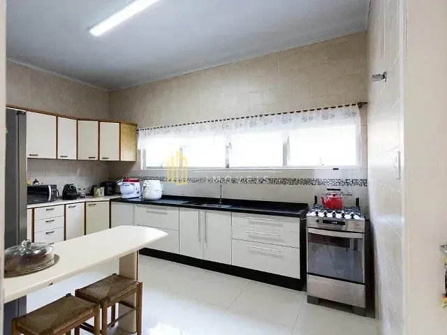 Casa 4 quartos e 2 banheiros, à venda, no bairro Espírito Santo em Porto Alegre
