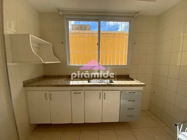 Casa com 125m² 3 quartos e 3 banheiros, para alugar, no bairro Jardim Satélite em São José dos Campos