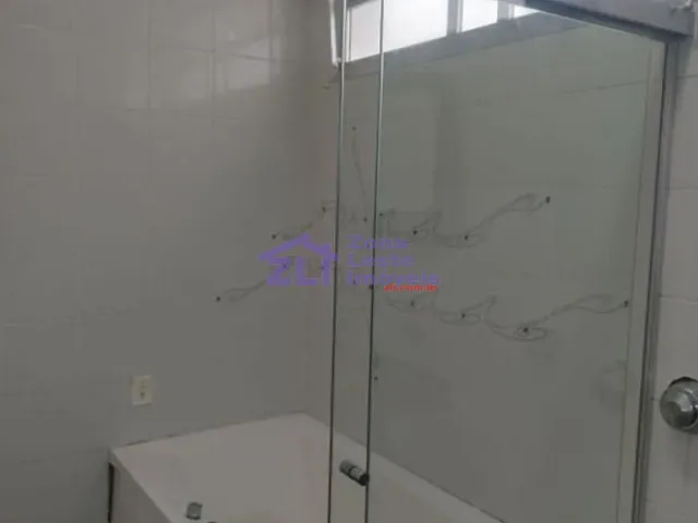 Casa com 300m² 4 quartos e 5 banheiros, para alugar, no bairro Vila Regente Feijó em São Paulo