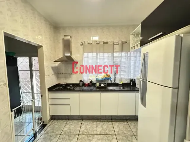 Casa com 150m² 3 quartos e 2 banheiros, à venda, no bairro Jardim Diva Tarlá de Carvalho em Ribeirão Preto