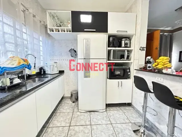 Casa com 150m² 3 quartos e 2 banheiros, à venda, no bairro Jardim Diva Tarlá de Carvalho em Ribeirão Preto