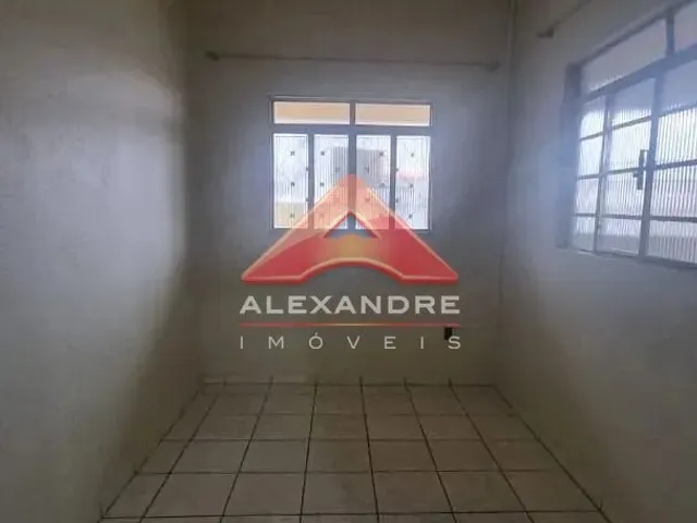 Casa com 150m² 2 quartos e 2 banheiros, à venda, no bairro Vila Sinhá em São José Dos Campos