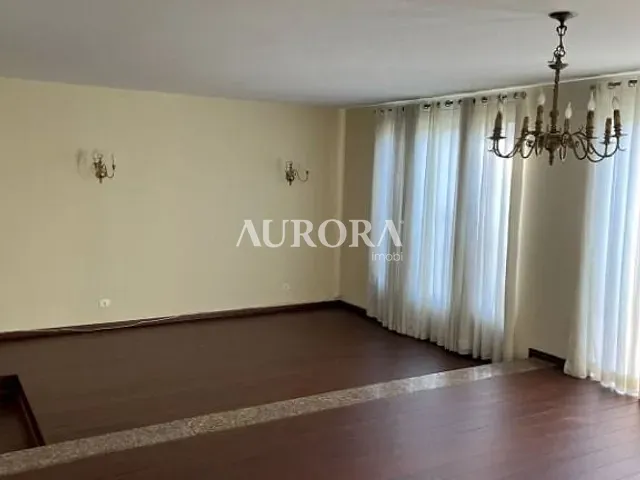 Casa com 807m² 4 quartos e 4 banheiros, à venda, no bairro Petrópolis em Londrina