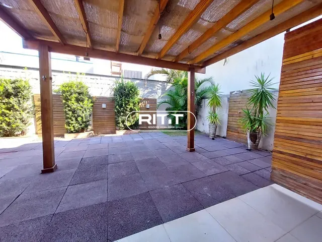 Casa com 300m² 3 quartos e 4 banheiros, para alugar, no bairro Loteamento Residencial Santa Gertrudes em Valinhos