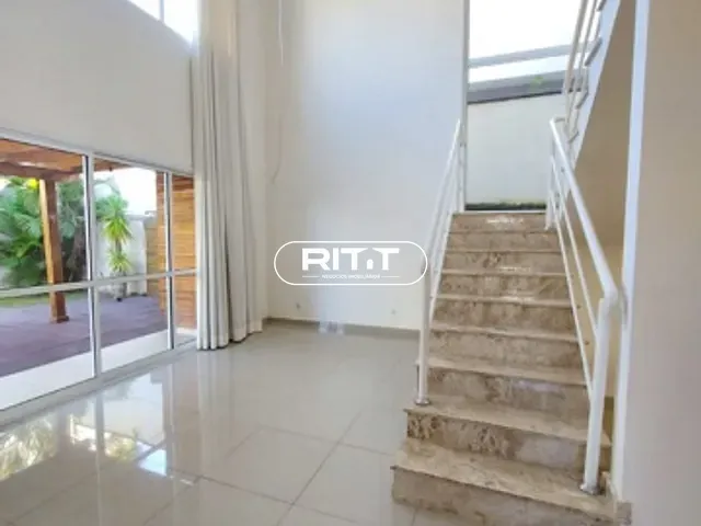 Casa com 300m² 3 quartos e 4 banheiros, para alugar, no bairro Loteamento Residencial Santa Gertrudes em Valinhos