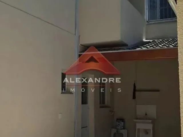Casa com 300m² 2 quartos e 1 banheiro, para alugar, no bairro Vila Industrial em São José Dos Campos