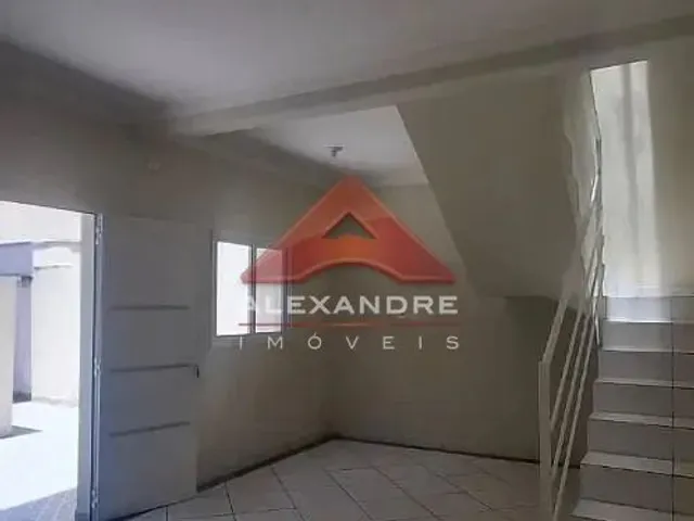 Casa com 300m² 2 quartos e 1 banheiro, para alugar, no bairro Vila Industrial em São José Dos Campos