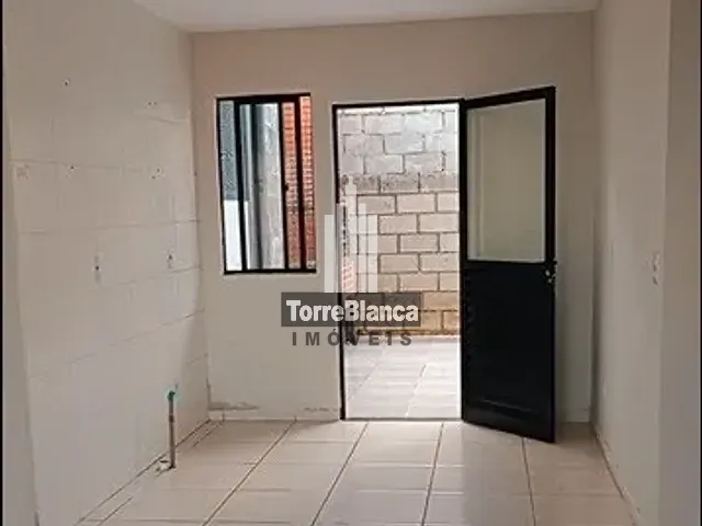 Casa com 48m² 2 quartos e 1 banheiro, à venda, no bairro Cará-Cará em Ponta Grossa