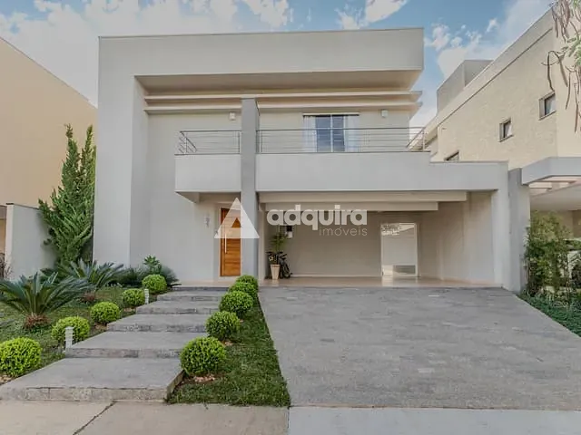 Casa com 300m² 5 quartos e 4 banheiros, à venda, no bairro Jardim Carvalho em Ponta Grossa