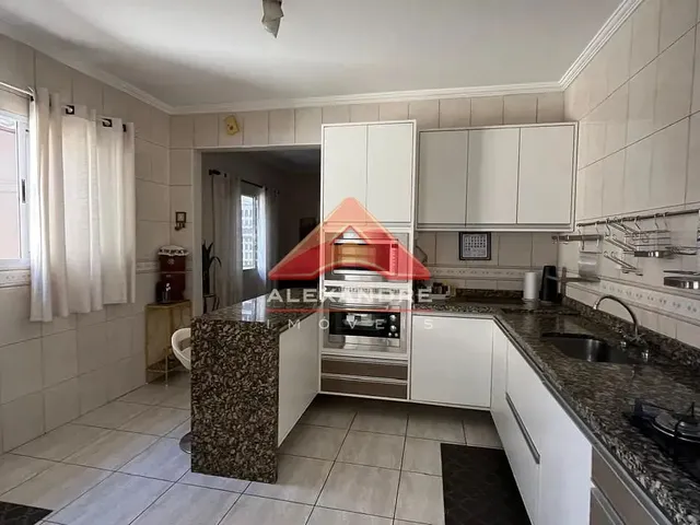 Casa com 200m² 2 quartos e 2 banheiros, à venda, no bairro Residencial Tatetuba em São José Dos Campos