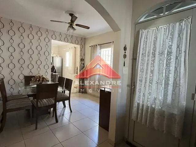Casa com 200m² 2 quartos e 2 banheiros, à venda, no bairro Residencial Tatetuba em São José Dos Campos