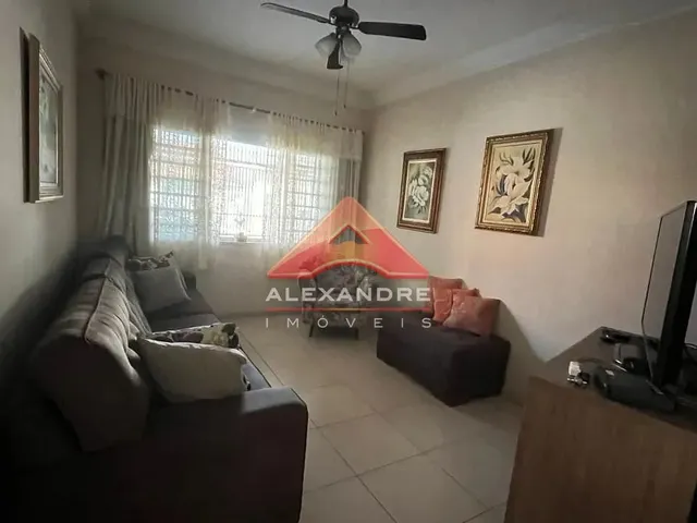 Casa com 200m² 2 quartos e 2 banheiros, à venda, no bairro Residencial Tatetuba em São José Dos Campos